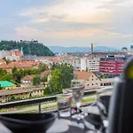 아파트 Slovenia Crib