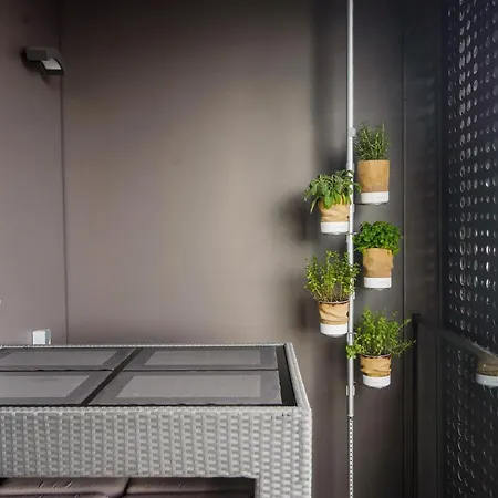 Slovenia Crib * Lublana