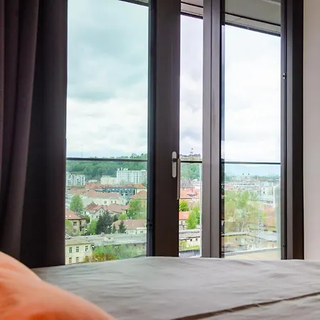 Slovenia Crib