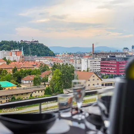 Apartment Slovenia Crib