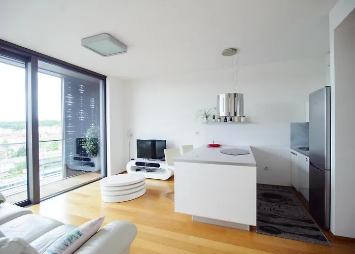 Slovenia Crib Lublaň