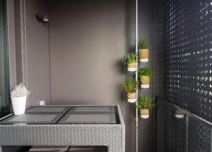 Slovenia Crib * Lublaň